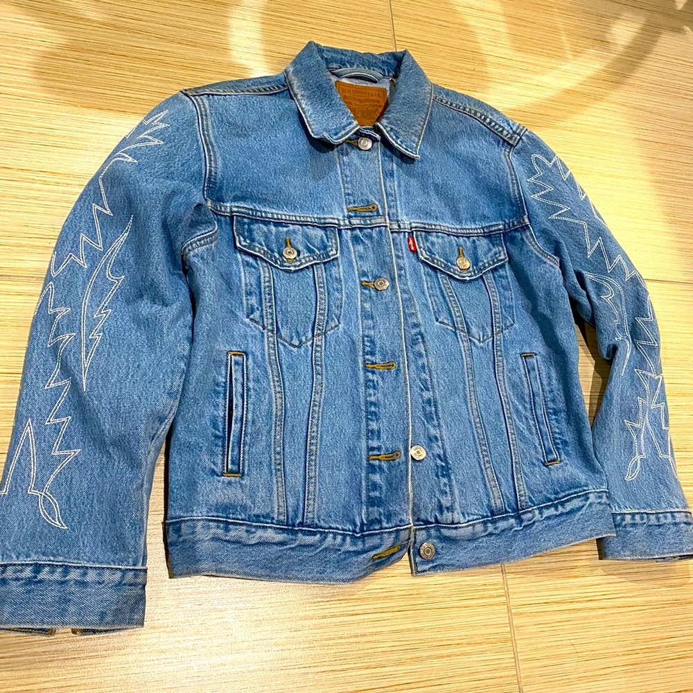 Rare Levi’s Denim Jacket with Lightning Embroidered Sleeves